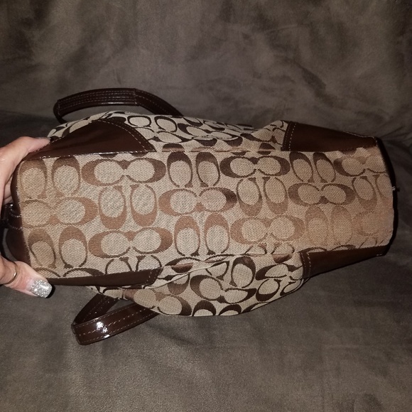 Coach Soho signature/Tote Bag - Picture 3 of 5